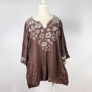 Ryllace lavender purple velvet embroidered 3/4 sleeve top Size 20
